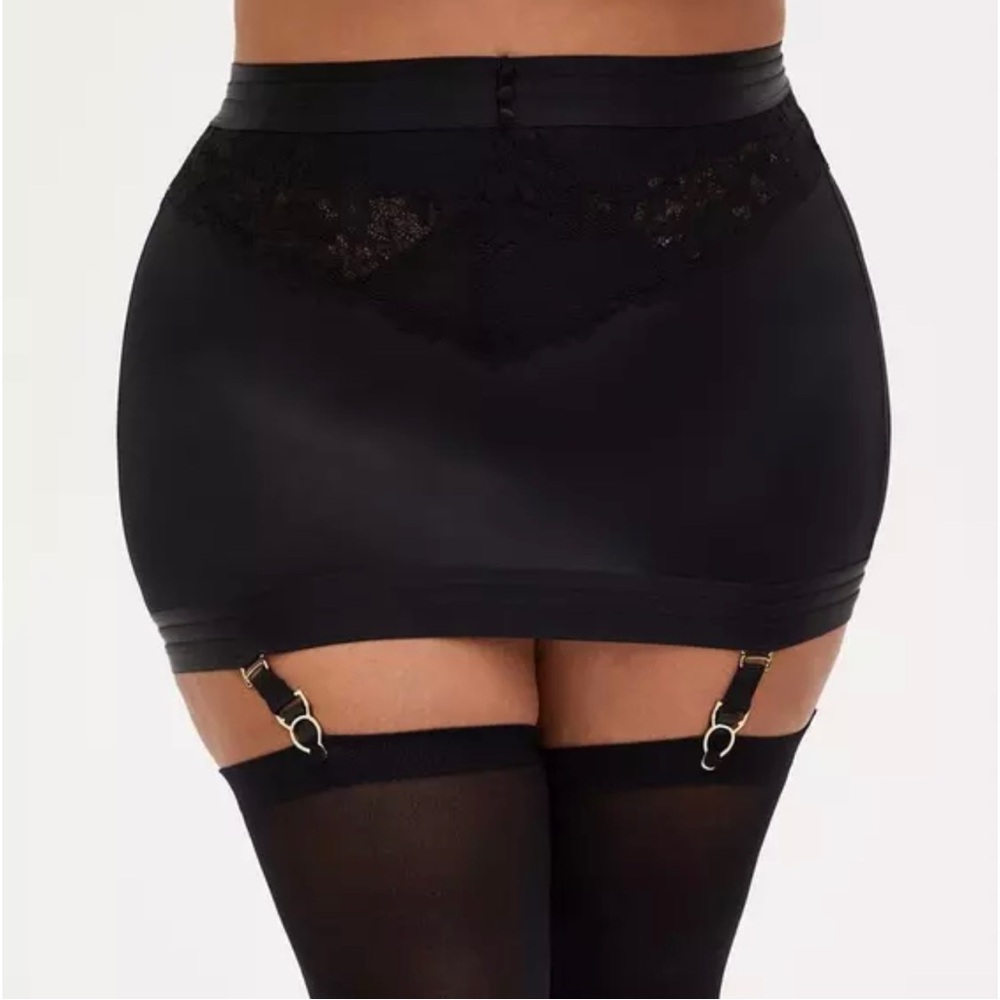 NWT Torrid Black Lace Satin Garter Belt Lingerie Skirt Open Back Plus Size 1 1X